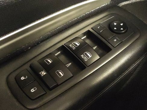 Used 2019 Dodge Durango SXT w/ 3rd Row Seating Group RWD image 27