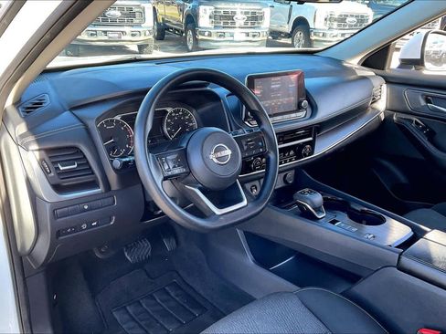 Used 2024 Nissan Rogue SV image 17