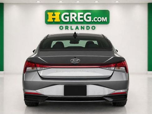 Used 2021 Hyundai Elantra SEL w/ Convenience + Premium Package FWD image 8
