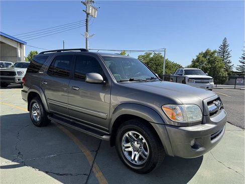 Used 2006 Toyota Sequoia Limited RWD image 4