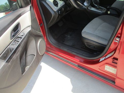 Used 2011 Chevrolet Cruze LT FWD image 22