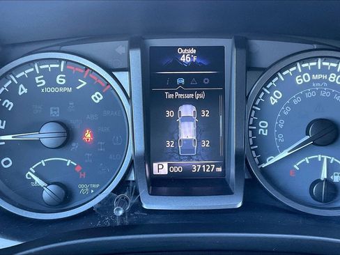 Used 2021 Toyota Tacoma TRD Off-Road w/ Technology Package image 12