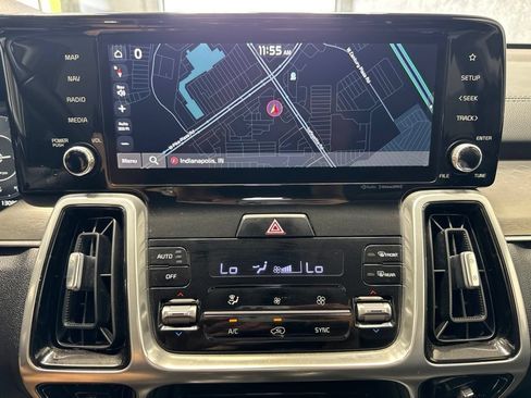 Used 2023 Kia Sorento SX FWD image 3