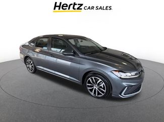 Used 2025 Volkswagen Jetta SE video 1