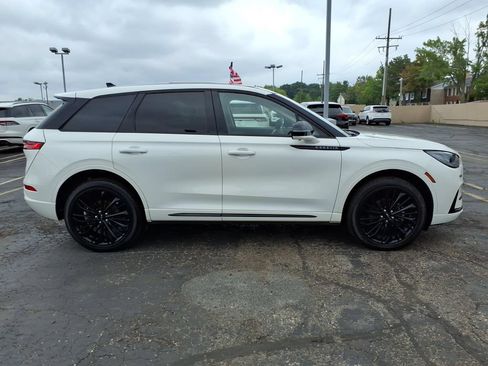 Used 2024 Lincoln Corsair AWD w/ Equipment Group 101A image 8