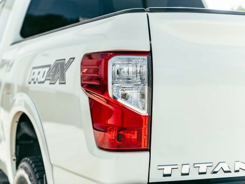 Used 2018 Nissan Titan PRO-4X w/ Pro-4x Convenience Package AWD/4WD image 54