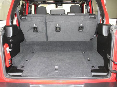 Used 2024 Jeep Wrangler Unlimited Rubicon 4xe image 34