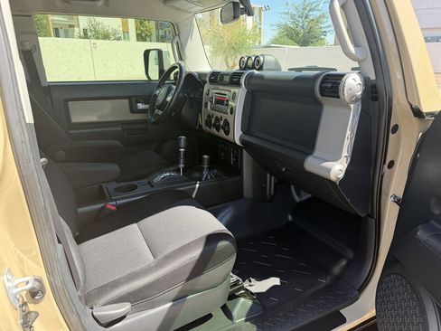 Used 2014 Toyota FJ Cruiser 4WD w/ Upgrade Package image 41