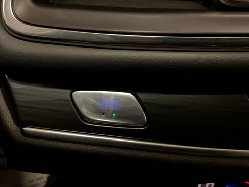 Used 2019 Buick Enclave Essence AWD/4WD image 20