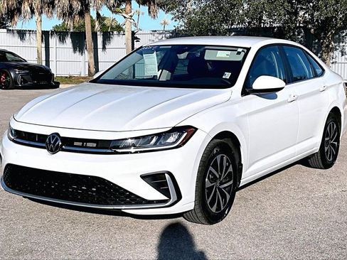 Certified 2025 Volkswagen Jetta S image 9