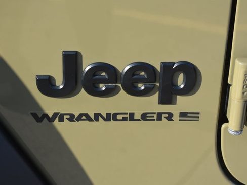 Used 2025 Jeep Wrangler Sport AWD/4WD image 10