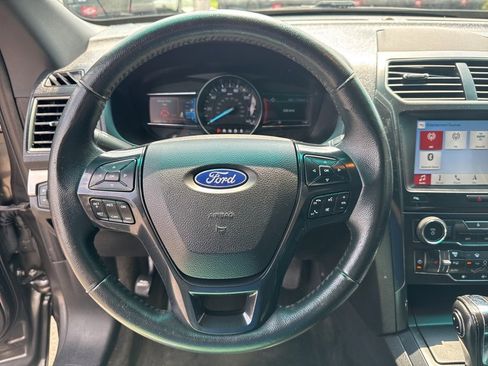 Used 2018 Ford Explorer XLT w/ Equipment Group 202A image 48