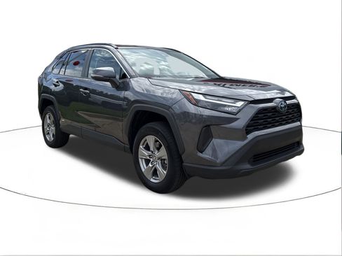 Used 2024 Toyota RAV4 XLE image 1