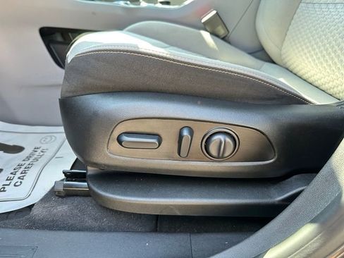 Used 2021 GMC Terrain SLE w/ Driver Convenience Package FWD image 20