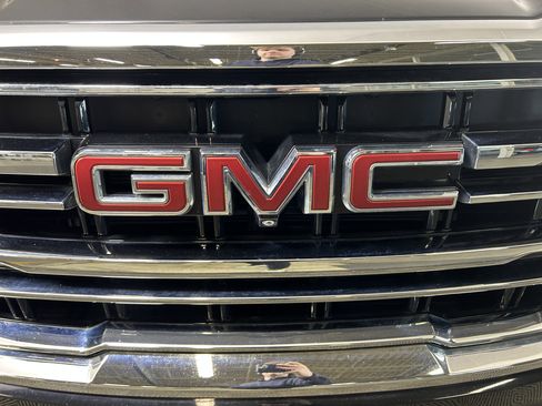 Used 2021 GMC Yukon SLT w/ SLT Luxury Plus Package AWD/4WD image 9