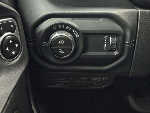 New 2026 Jeep Gladiator Sport image 18