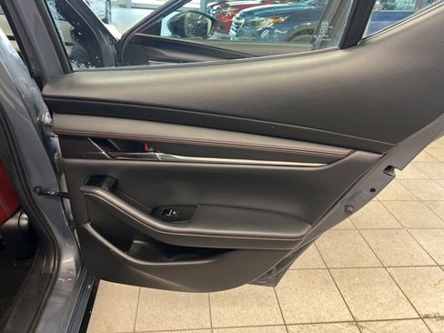 Used 2023 MAZDA MAZDA3 s image 15
