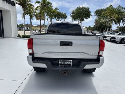 Used 2017 Toyota Tacoma TRD Sport w/ Tow Package RWD image 2