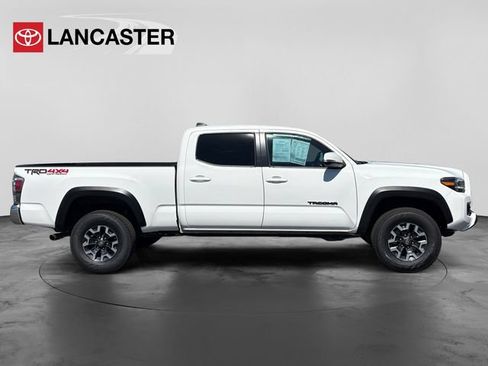 Certified 2023 Toyota Tacoma TRD Off-Road AWD/4WD image 8