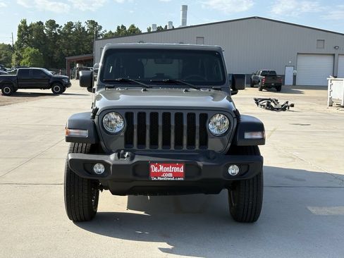 Used 2021 Jeep Wrangler Unlimited Sport AWD/4WD image 2