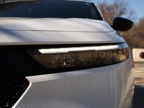 Used 2025 Honda Accord Sport image 11