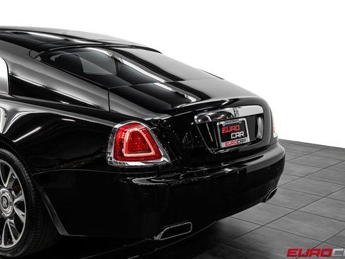 Used 2019 Rolls-Royce Wraith RWD image 16