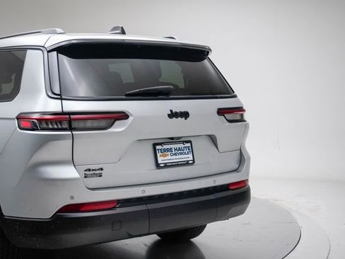 Used 2024 Jeep Grand Cherokee L Laredo AWD/4WD image 5