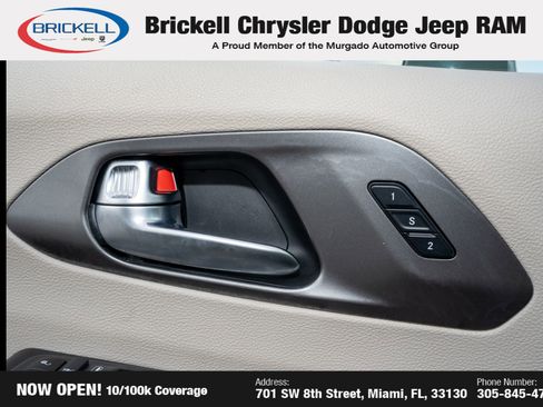 Used 2022 Chrysler Pacifica Touring-L image 27