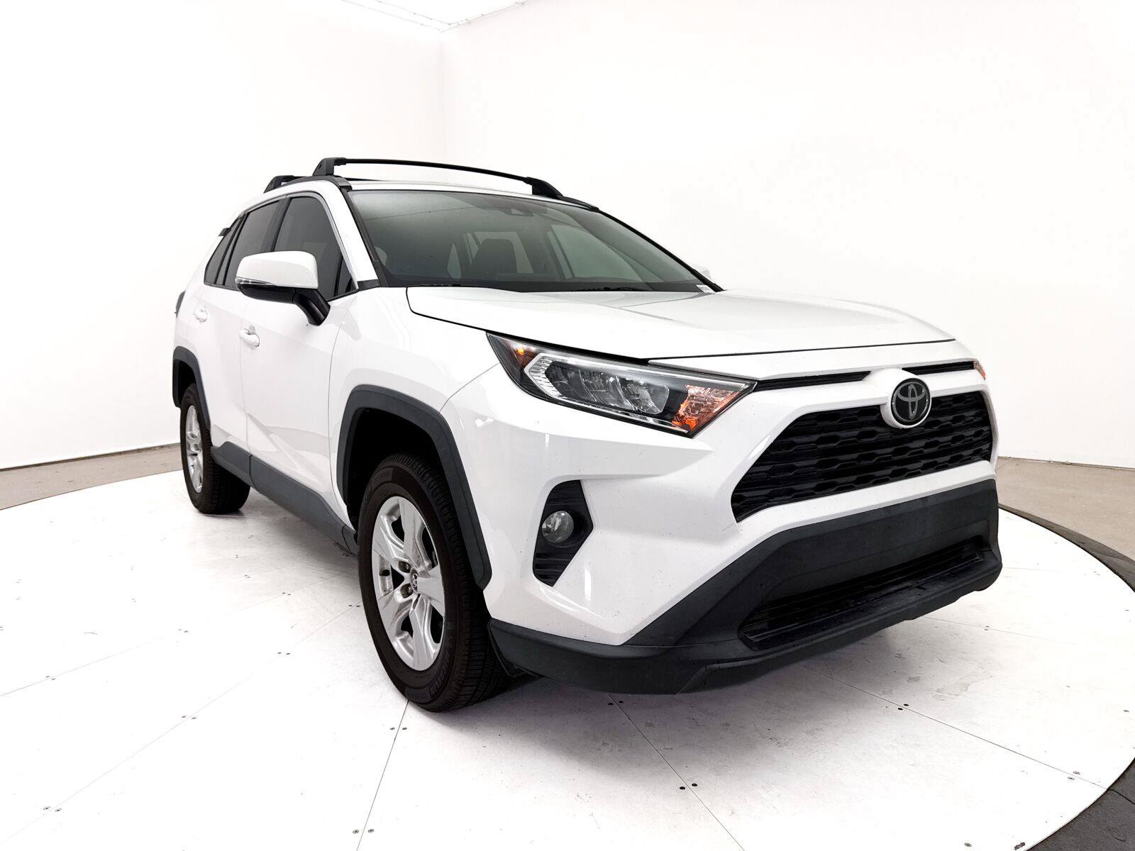 Used 2020 Toyota RAV4 XLE w/ Convenience Package FWD image 12
