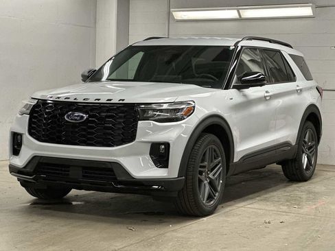 New 2026 Ford Explorer ST-Line w/ ST-Line Street Pack image 1