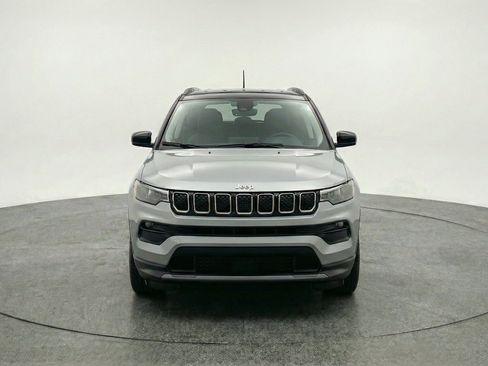 Used 2025 Jeep Compass Limited AWD/4WD image 2