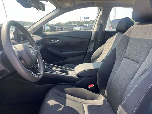 Used 2023 Honda Accord EX image 16