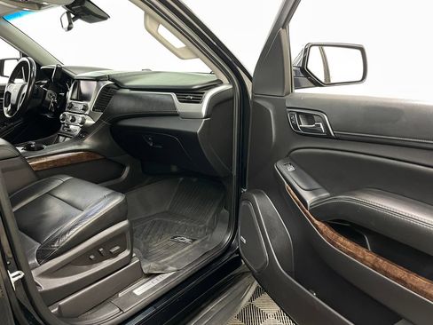 Used 2016 Chevrolet Suburban LT RWD image 35