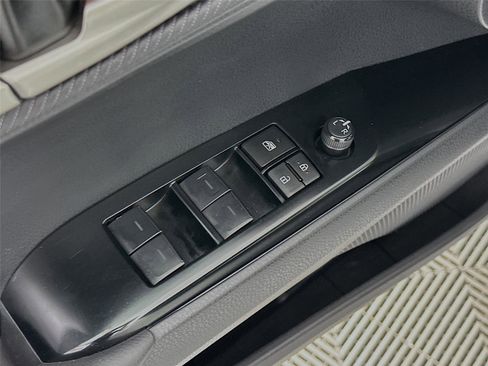 Used 2025 Toyota Camry SE image 19