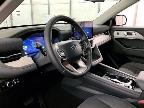 New 2026 Ford Explorer Active image 12