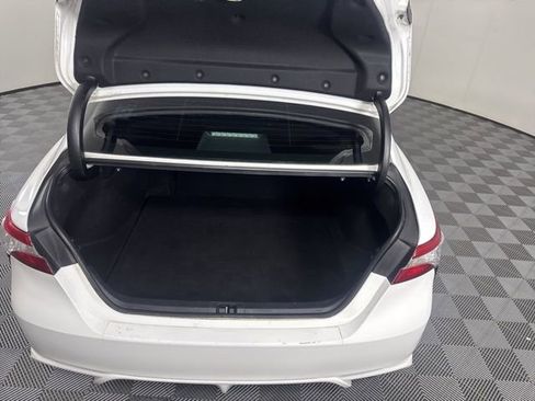 Used 2020 Toyota Camry SE image 14
