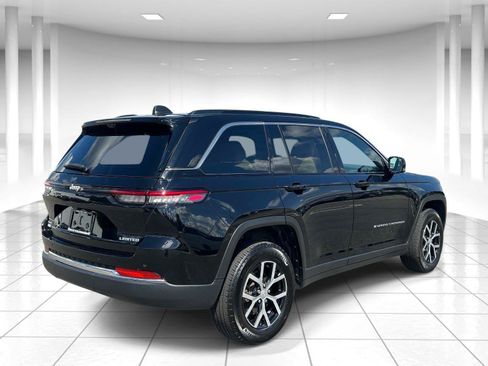 Used 2025 Jeep Grand Cherokee Limited w/ Luxury Tech Group II AWD/4WD image 3