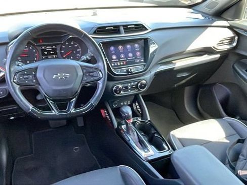 Used 2022 Chevrolet TrailBlazer RS w/ Sun and Liftgate Package FWD image 14