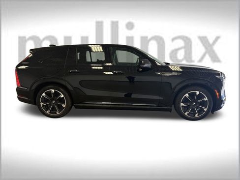 New 2025 Cadillac Escalade IQ Sport 2 w/ LPO, ONYX Package image 23