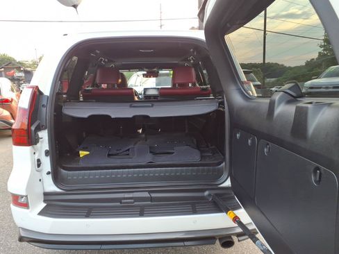 Certified 2022 Lexus GX 460 Luxury w/ Sport Design Package AWD/4WD image 13