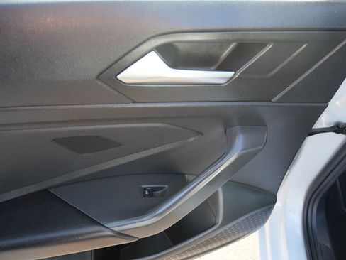 Used 2019 Volkswagen Jetta SE image 23