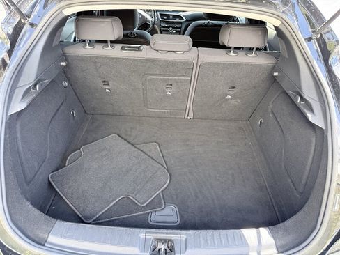 Used 2018 INFINITI QX30 FWD image 16