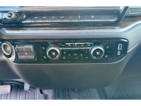 New 2026 GMC Sierra 1500 SLE w/ Preferred Package AWD/4WD image 19