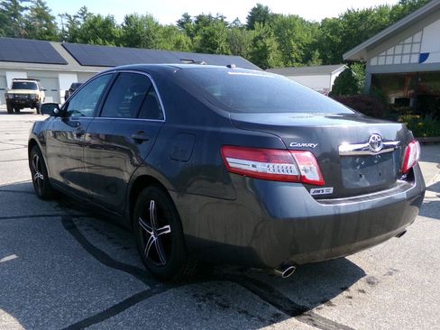 Used 2010 Toyota Camry XLE FWD image 6