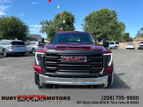 Used 2024 GMC Sierra 2500 SLE AWD/4WD image 2