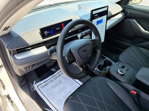 Used 2022 Ford Mustang Mach-E Select w/ Comfort/Technology Package RWD image 25