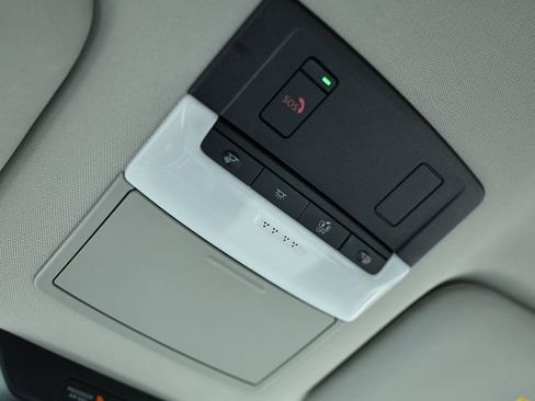 Used 2023 Nissan Pathfinder SL w/ Black Appearance Package AWD/4WD image 49
