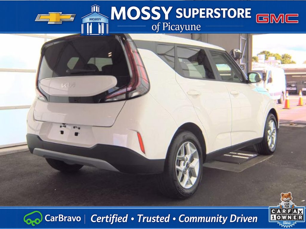 Used 2025 Kia Soul LX w/ LX Technology Package FWD image 5
