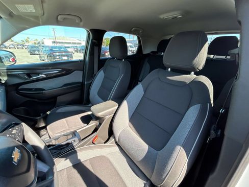 Used 2025 Chevrolet TrailBlazer LT FWD image 29
