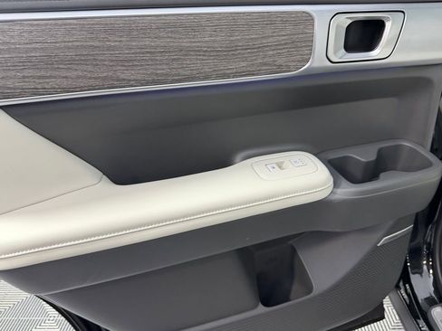 Used 2025 Hyundai Santa Fe Calligraphy image 30